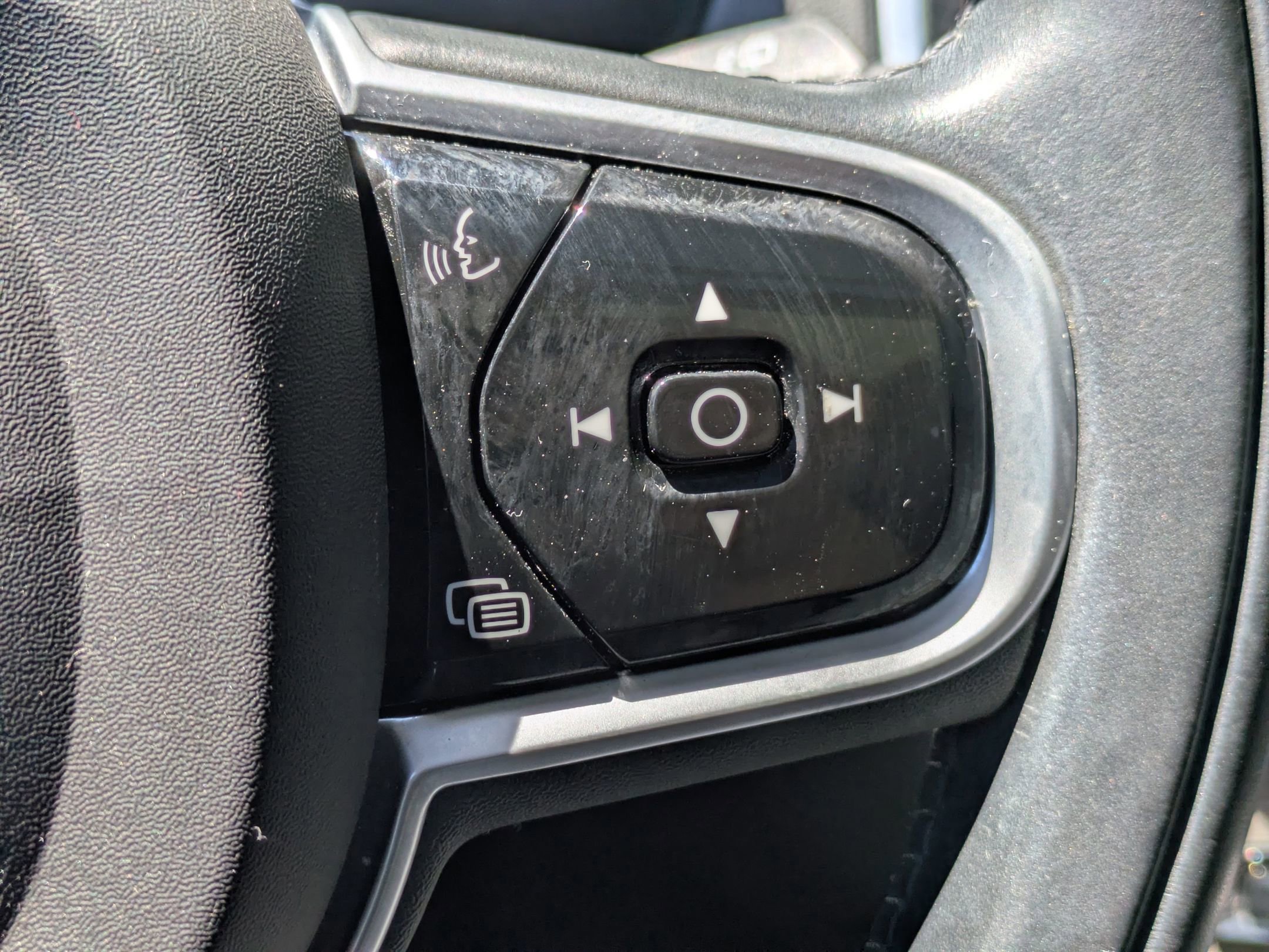 Used 2022 Volvo XC90 T6 Inscription w/ Advanced Package image 17