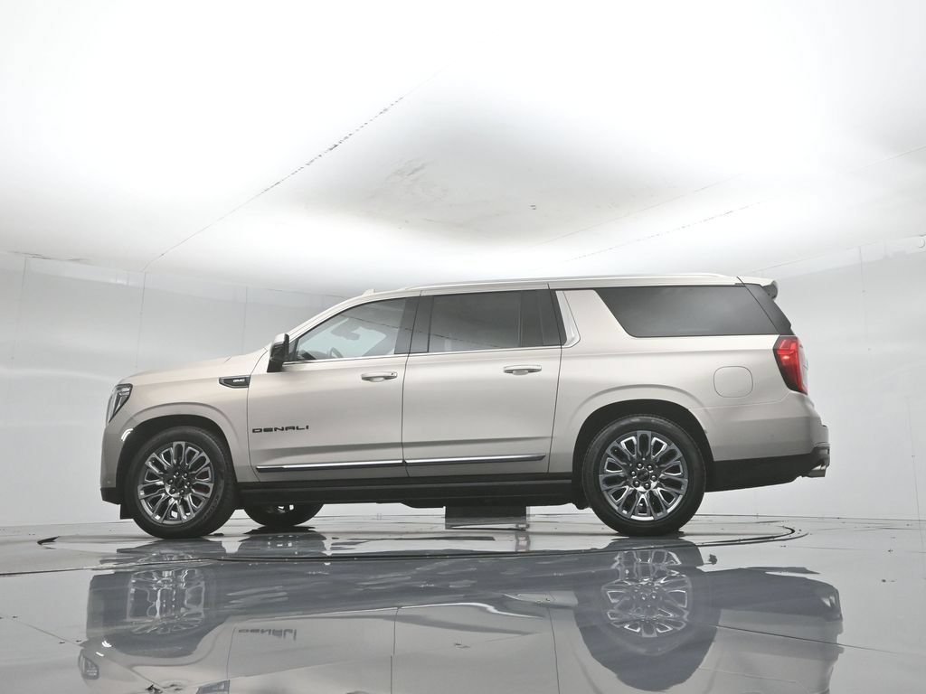 Used 2023 GMC Yukon XL Denali Ultimate AWD/4WD image 60