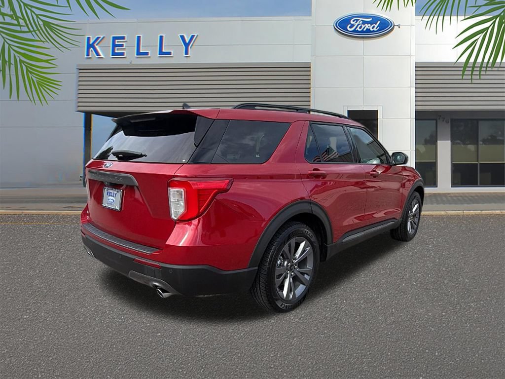 Certified 2022 Ford Explorer XLT w/ Equipment Group 202A RWD image 5