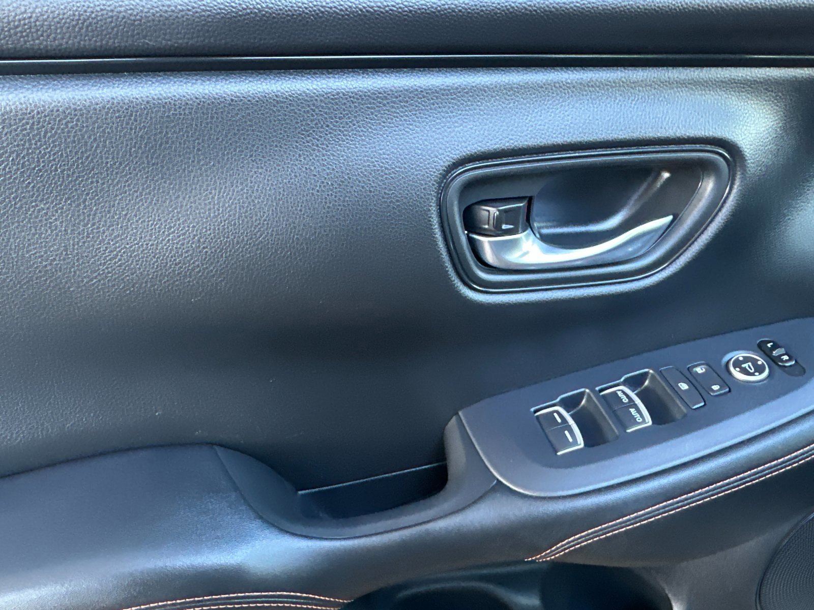 Used 2023 Honda HR-V Sport image 11