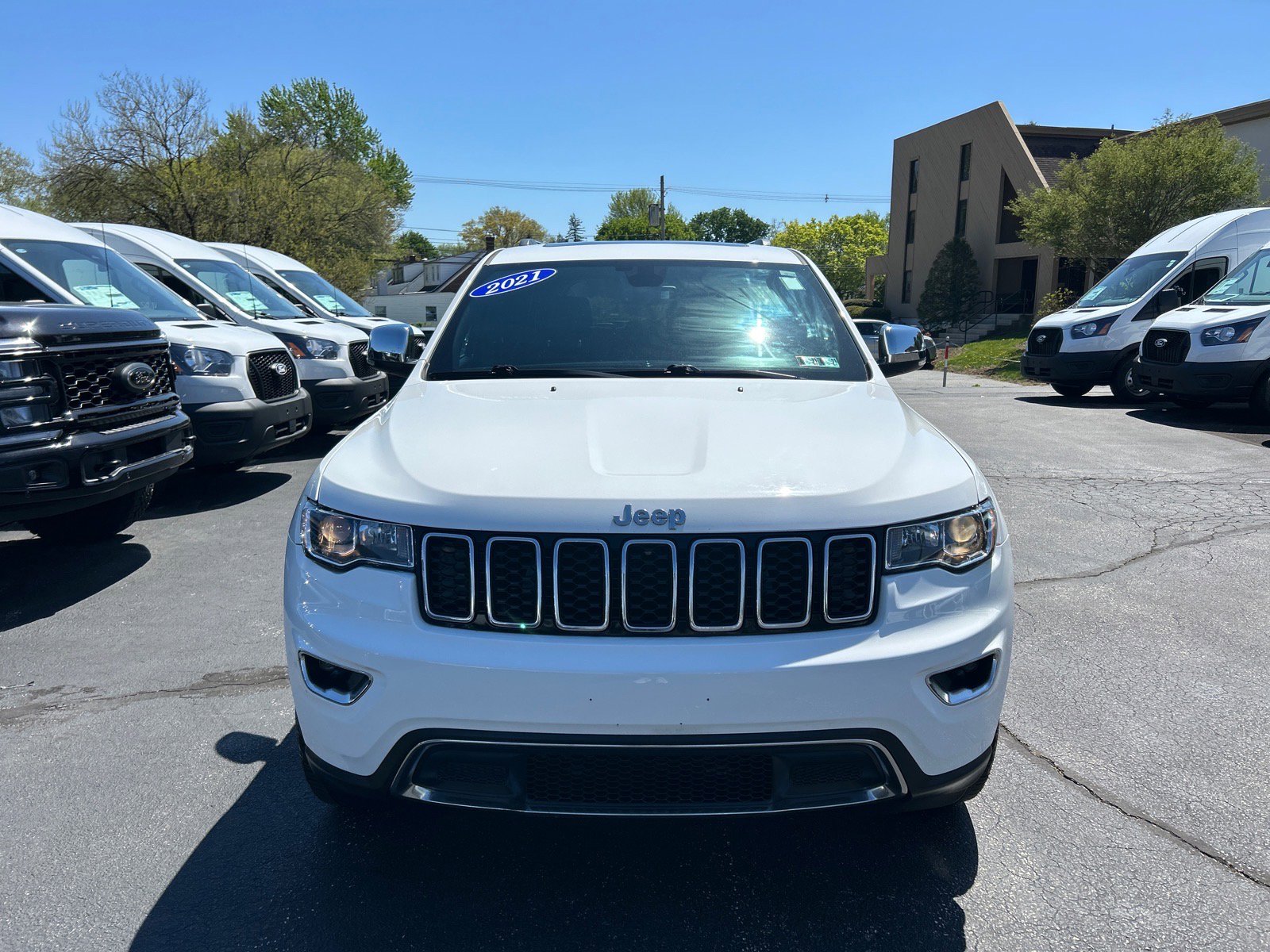 Used 2021 Jeep Grand Cherokee Limited AWD/4WD image 2