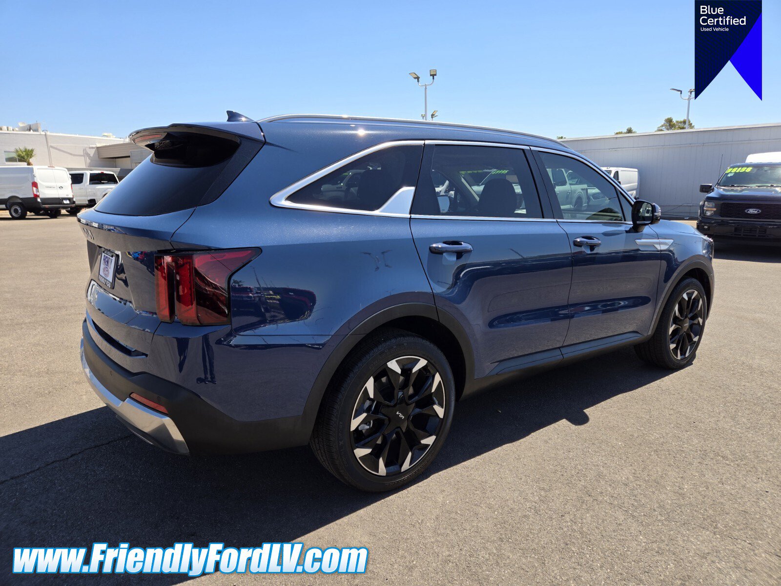 Used 2024 Kia Sorento EX w/ Panoramic Sunroof Package FWD image 5