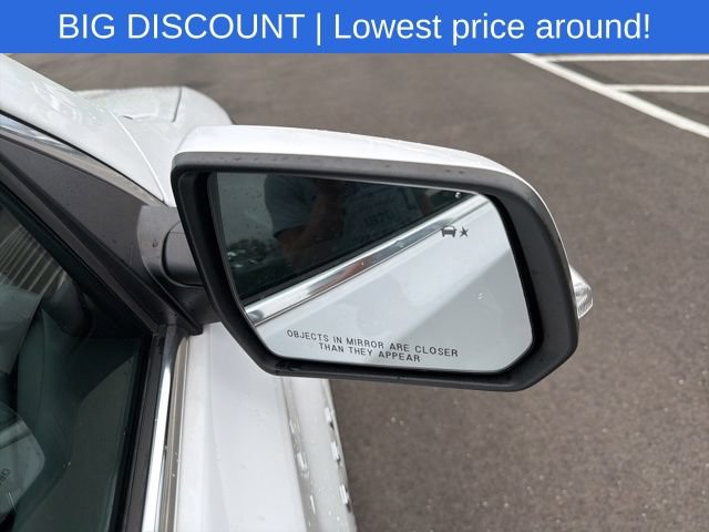 Used 2023 Chevrolet Traverse LT AWD/4WD image 8