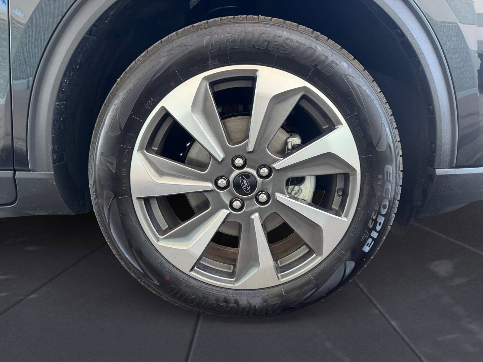 Certified 2025 Ford Escape Platinum w/ Premium Technology Package image 14