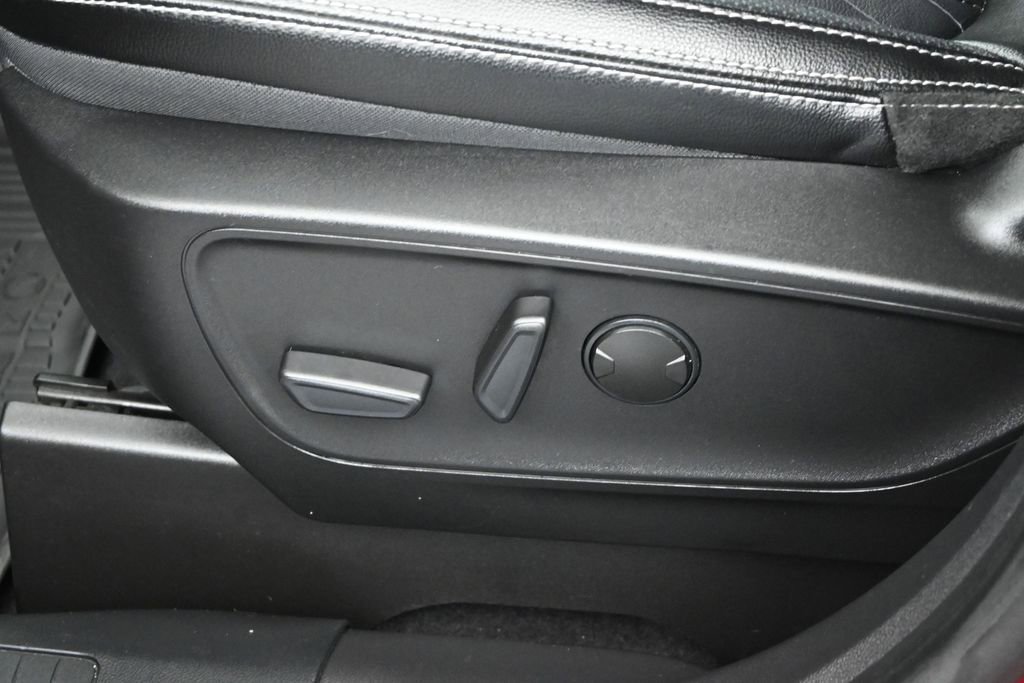 Certified 2023 Ford Escape SE w/ PHEV Premium Package FWD image 10