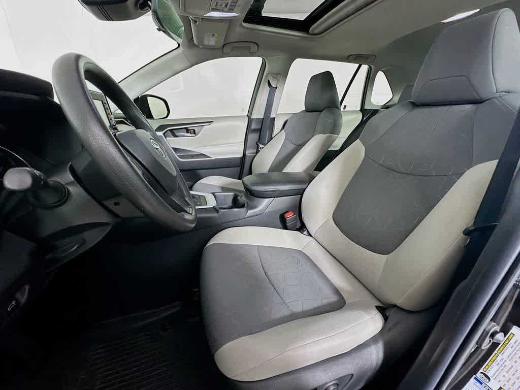 Used 2022 Toyota RAV4 XLE w/ Convenience Package AWD/4WD image 12