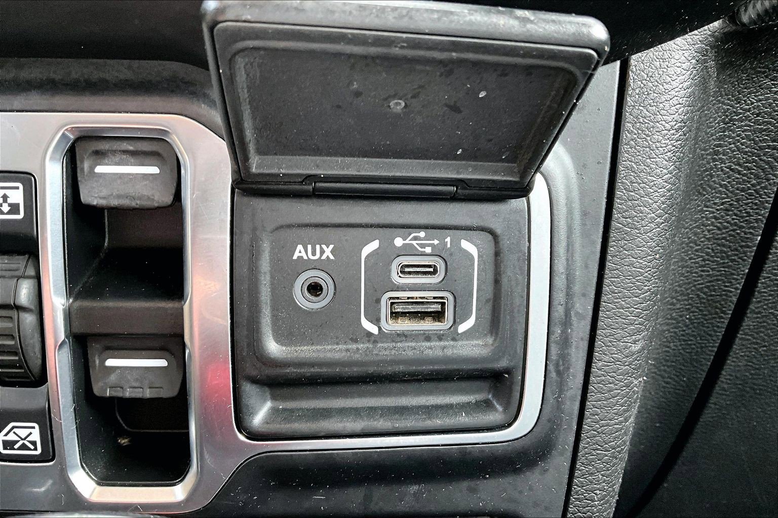 Used 2021 Jeep Wrangler Unlimited Sport AWD/4WD image 16