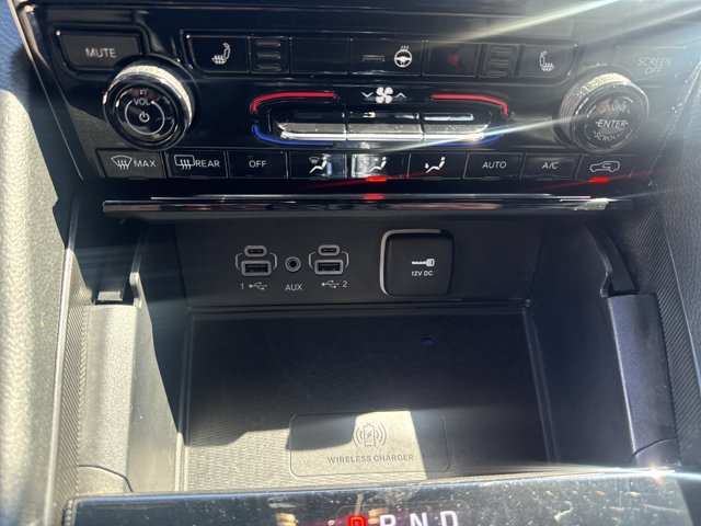 Used 2025 Jeep Grand Cherokee Altitude RWD image 25