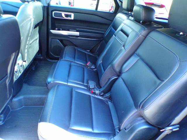 Certified 2022 Ford Explorer XLT w/ Equipment Group 202A AWD/4WD image 16