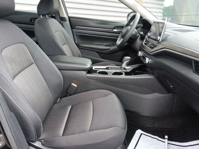 Used 2024 Nissan Altima 2.5 SV FWD image 29