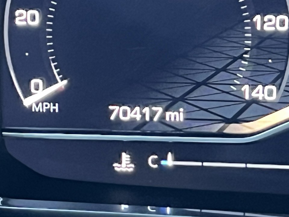 Used 2023 GMC Yukon XL AT4 image 16