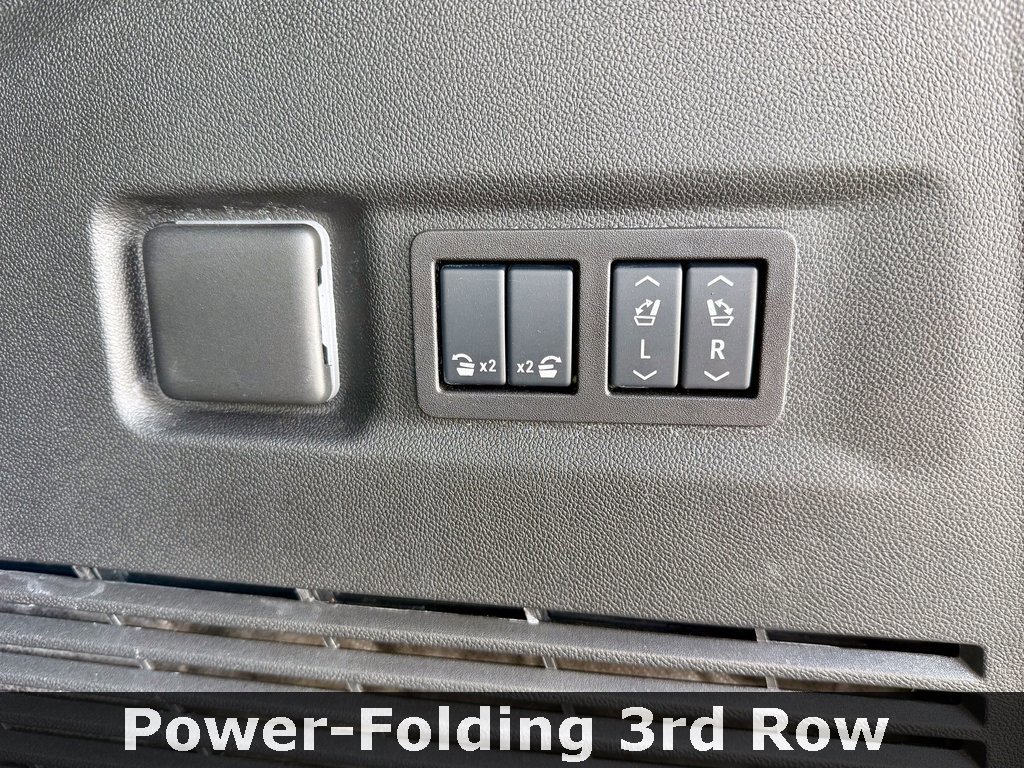 Used 2025 Chevrolet Suburban Premier w/ Sun And Tow Package image 16