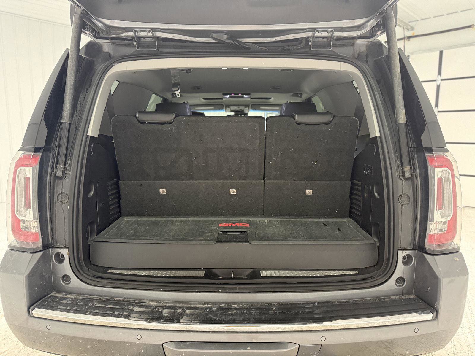Used 2019 GMC Yukon Denali w/ Open Road Package image 23