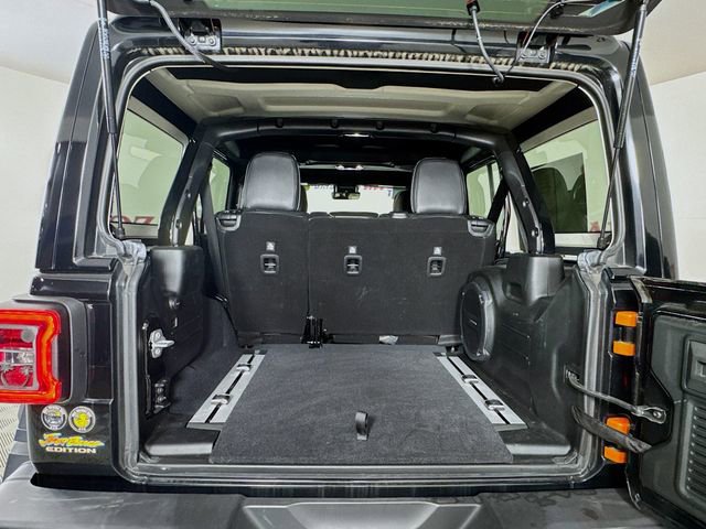 Used 2022 Jeep Wrangler Unlimited Sport w/ Xtreme Recon 35" Tire Package image 31