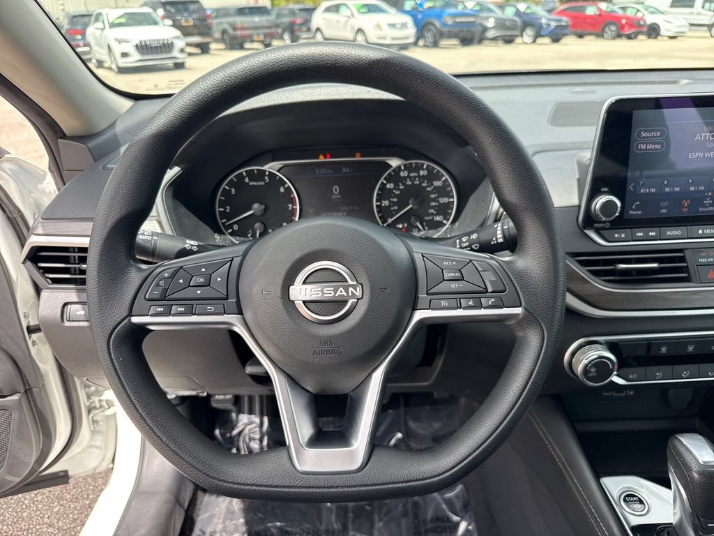 Used 2023 Nissan Altima 2.5 SV FWD image 13