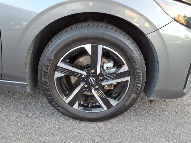 Used 2024 Nissan Sentra SV image 3