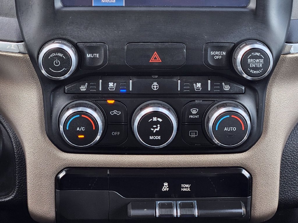 Used 2022 RAM 1500 Laramie AWD/4WD image 28