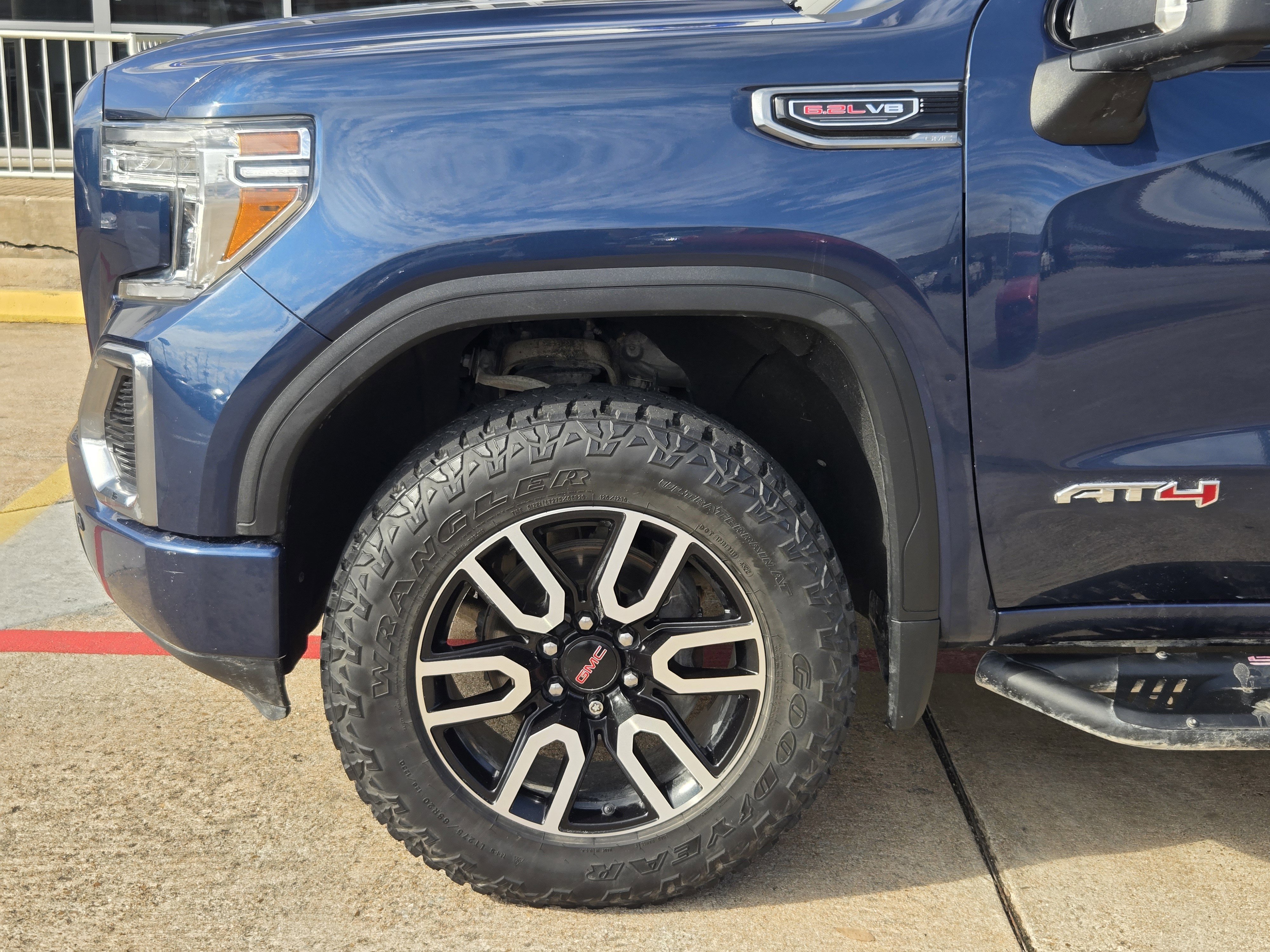 Used 2020 GMC Sierra 1500 AT4 w/ AT4 Premium Package image 5