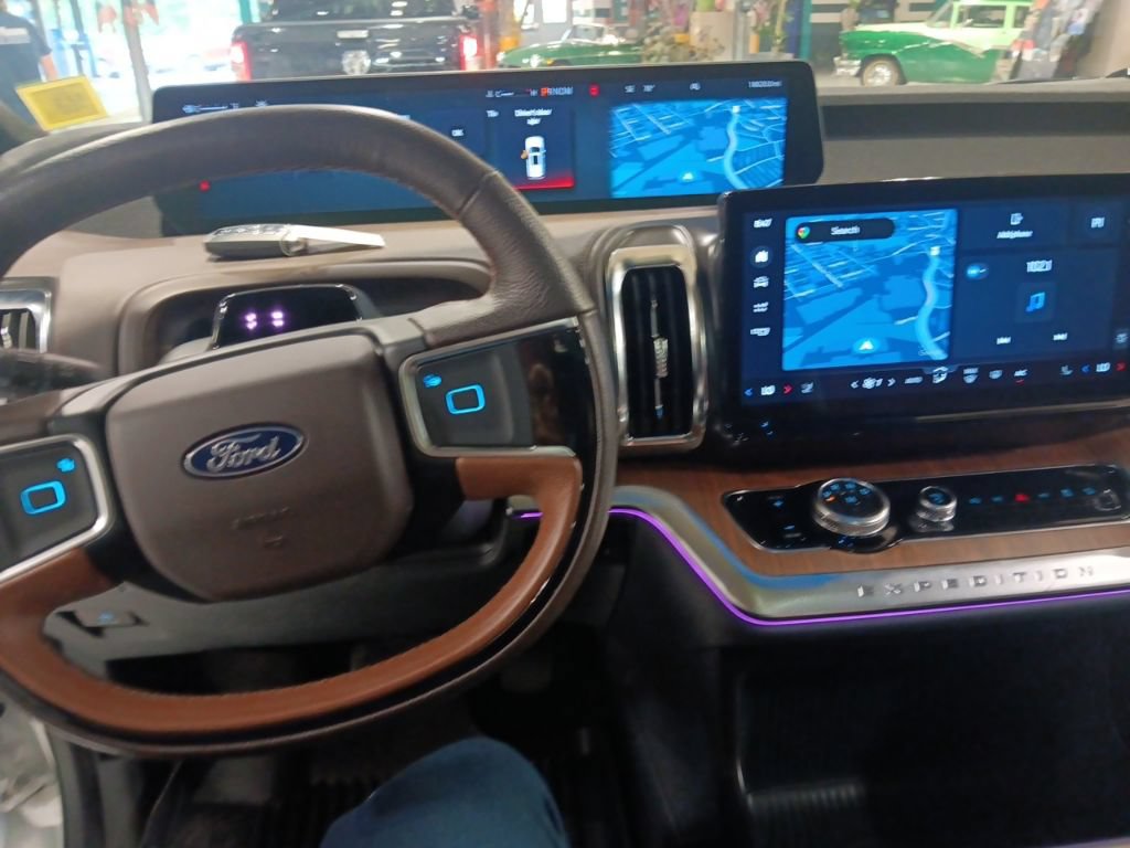Certified 2025 Ford Expedition Max King Ranch AWD/4WD image 5