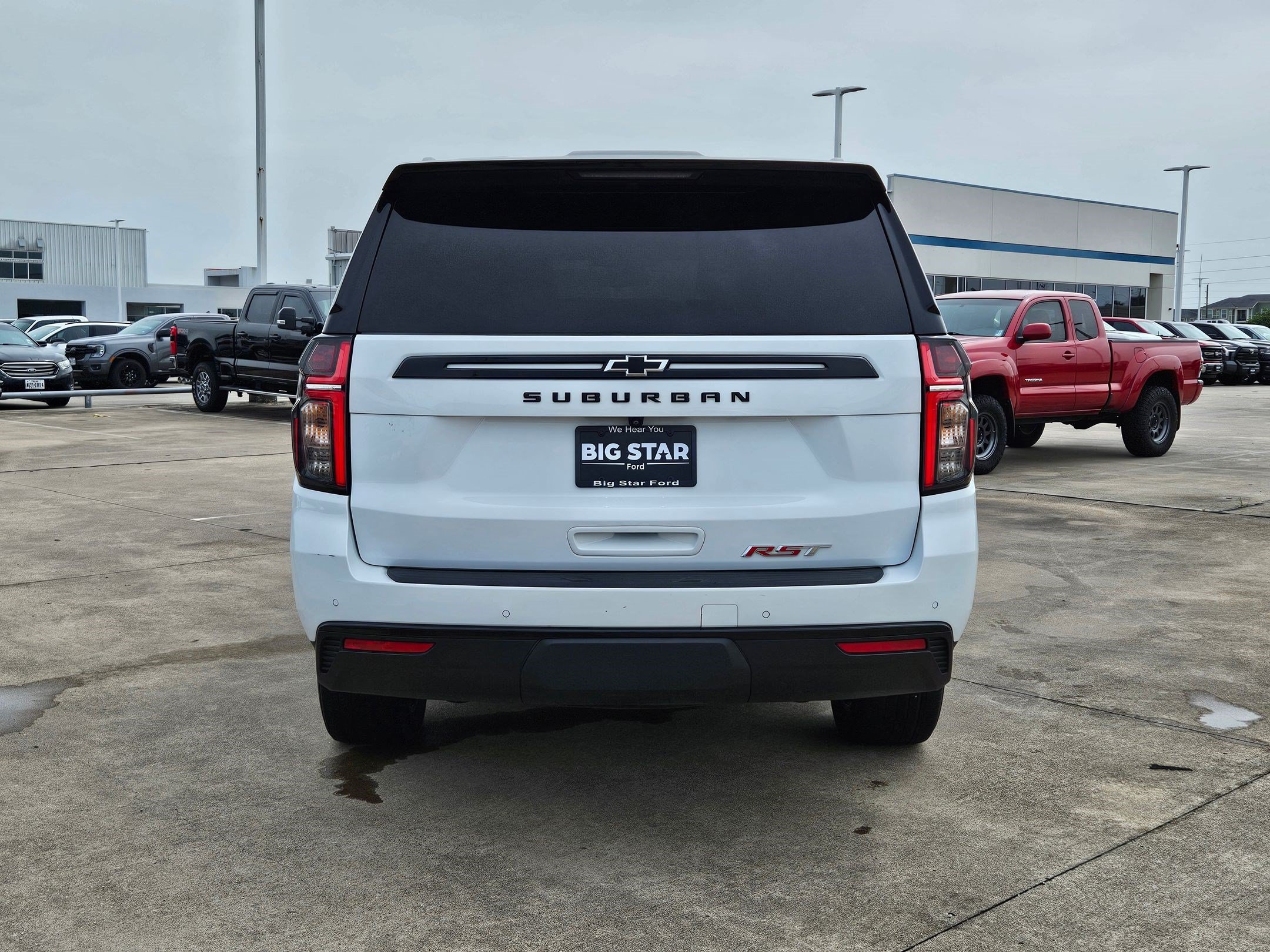 Used 2024 Chevrolet Suburban RST w/ Luxury Package AWD/4WD image 6
