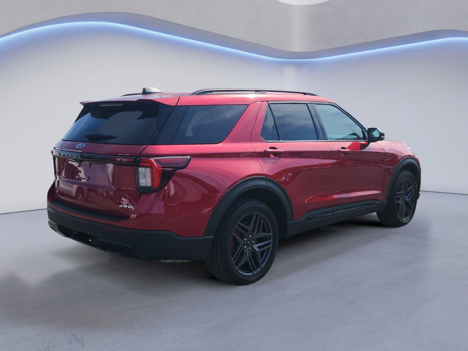 Certified 2025 Ford Explorer ST-Line w/ Premium Package AWD/4WD image 3