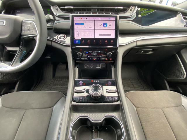 Used 2024 Jeep Grand Cherokee Trailhawk AWD/4WD image 26