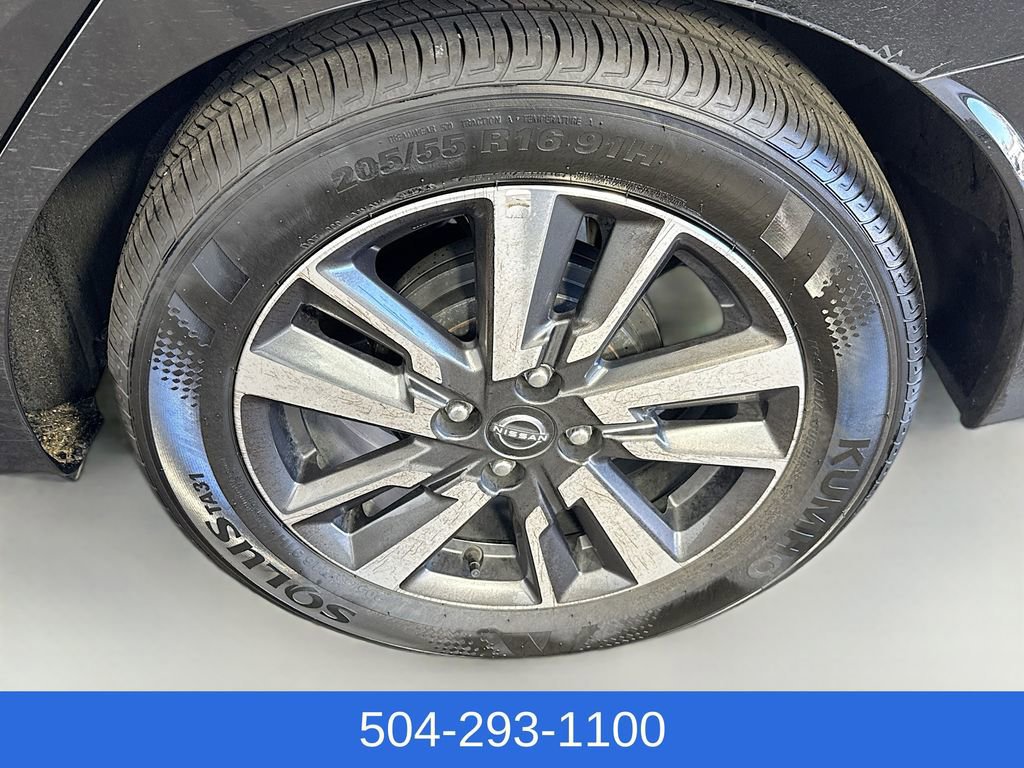 Used 2025 Nissan Versa SV image 27