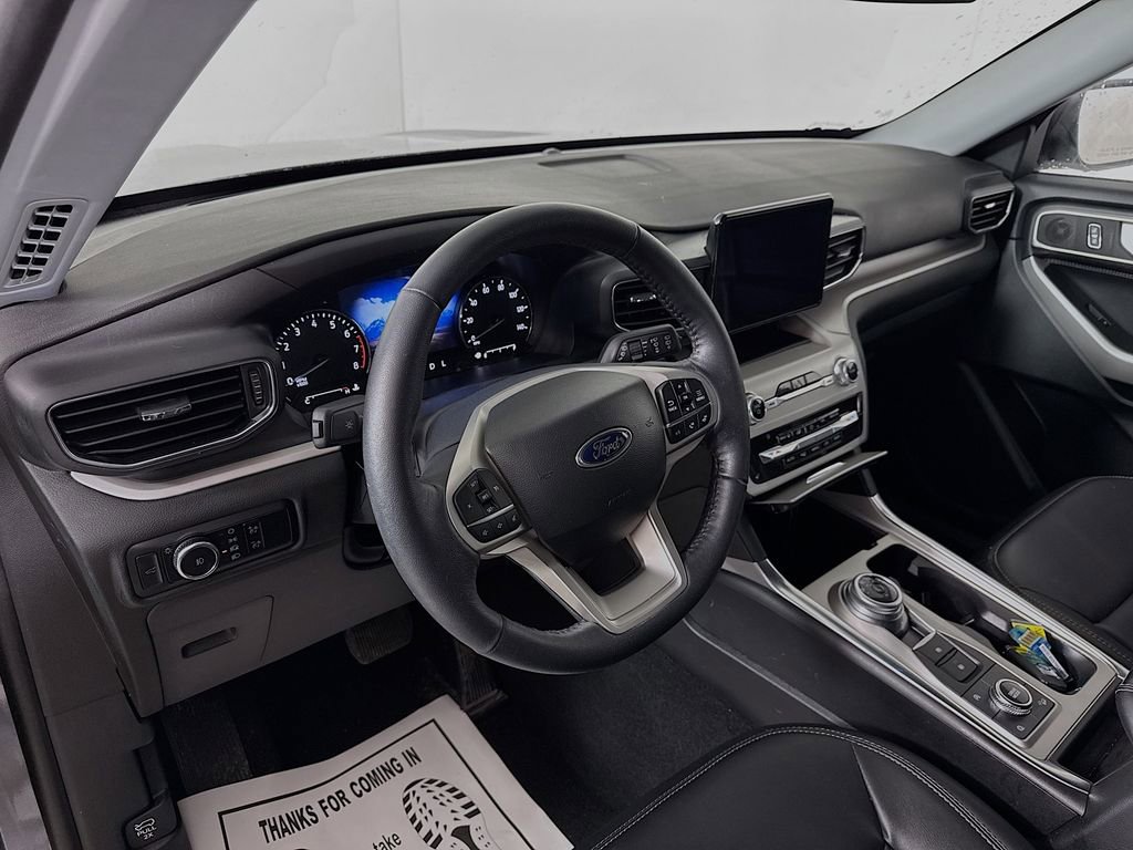 Certified 2023 Ford Explorer XLT w/ Equipment Group 202A image 9