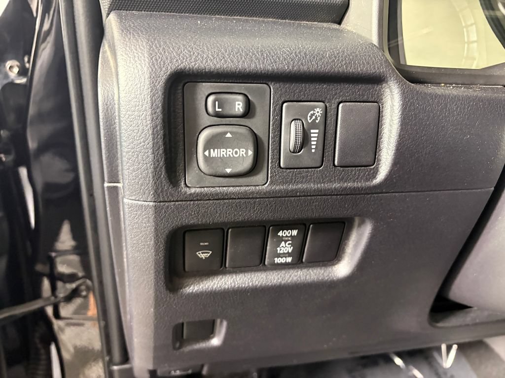 Used 2018 Toyota 4Runner TRD Off-Road w/ TRD Performance Package AWD/4WD image 13