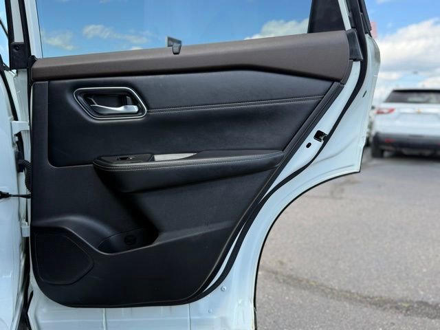 Used 2023 Nissan Rogue Platinum w/ Platinum Premium Package image 31