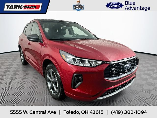 Certified 2023 Ford Escape ST-Line w/ Tech Pack #1 AWD/4WD image 1