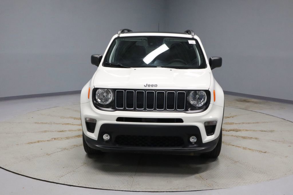 Used 2023 Jeep Renegade Latitude w/ Sun & Fun Group image 8