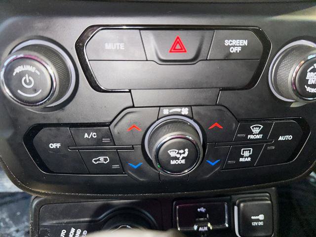 Used 2019 Jeep Renegade Latitude w/ Cold Weather Group image 9