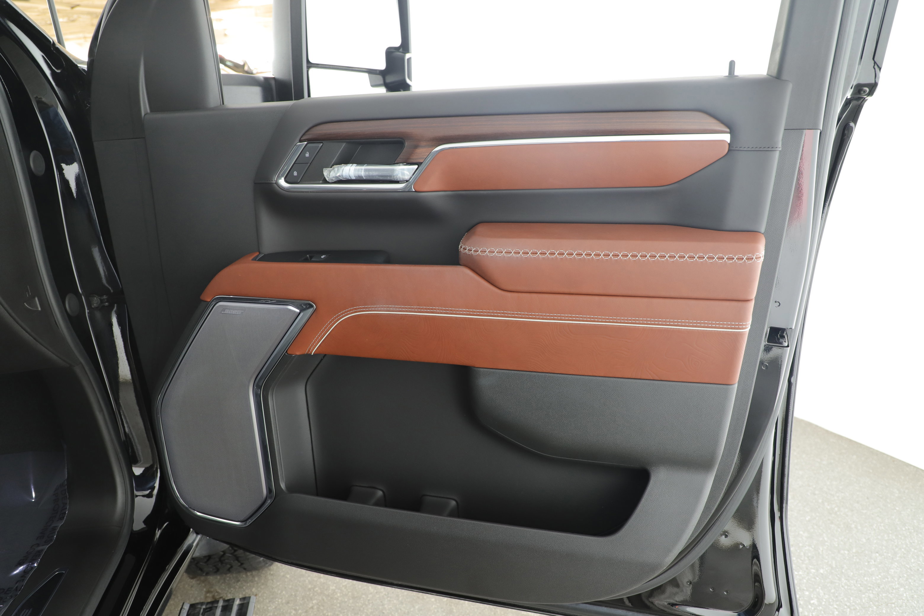 Used 2024 GMC Sierra 2500 Denali Ultimate w/ Max Trailering Package image 14