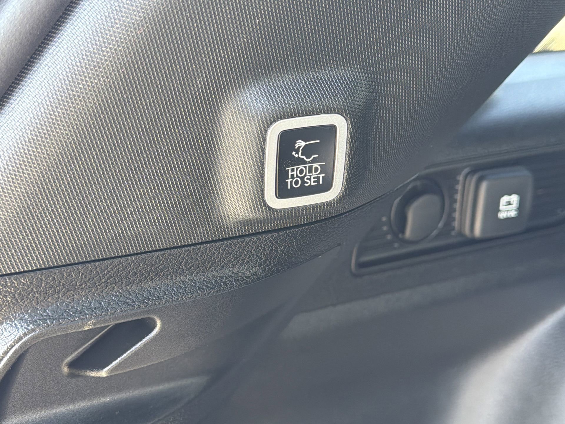 Used 2025 Jeep Grand Cherokee Altitude image 25