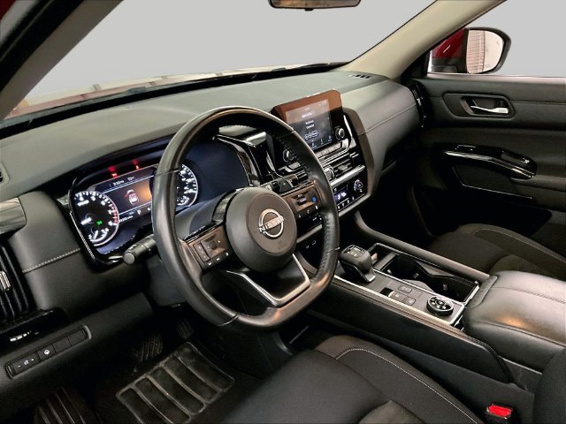 Used 2022 Nissan Pathfinder SV AWD/4WD image 12