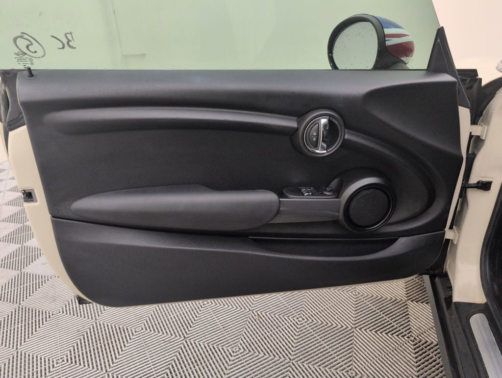 Used 2018 MINI Cooper 2-Door Hardtop image 34