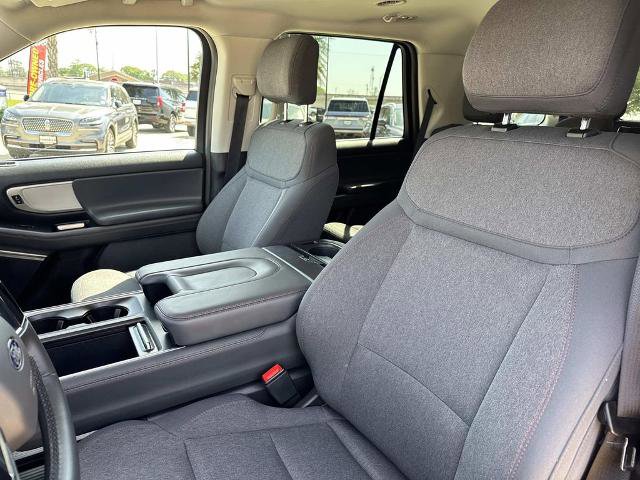 Certified 2025 Ford Expedition Active image 19