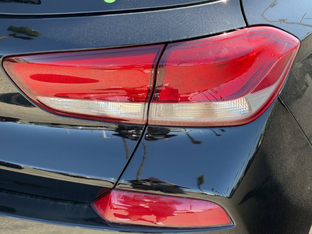 Used 2018 Hyundai Elantra GT w/ Style Package 02 FWD image 9