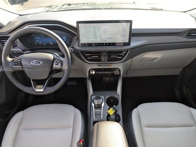 Certified 2024 Ford Escape Platinum image 16