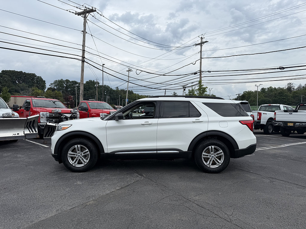 Certified 2023 Ford Explorer XLT w/ Equipment Group 202A AWD/4WD image 4
