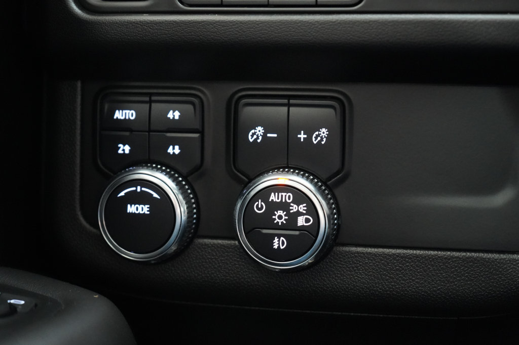 Used 2023 GMC Yukon XL AT4 AWD/4WD image 31