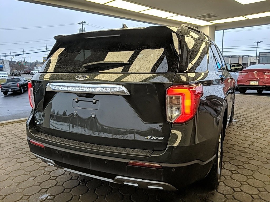 Certified 2023 Ford Explorer XLT w/ Equipment Group 202A image 3