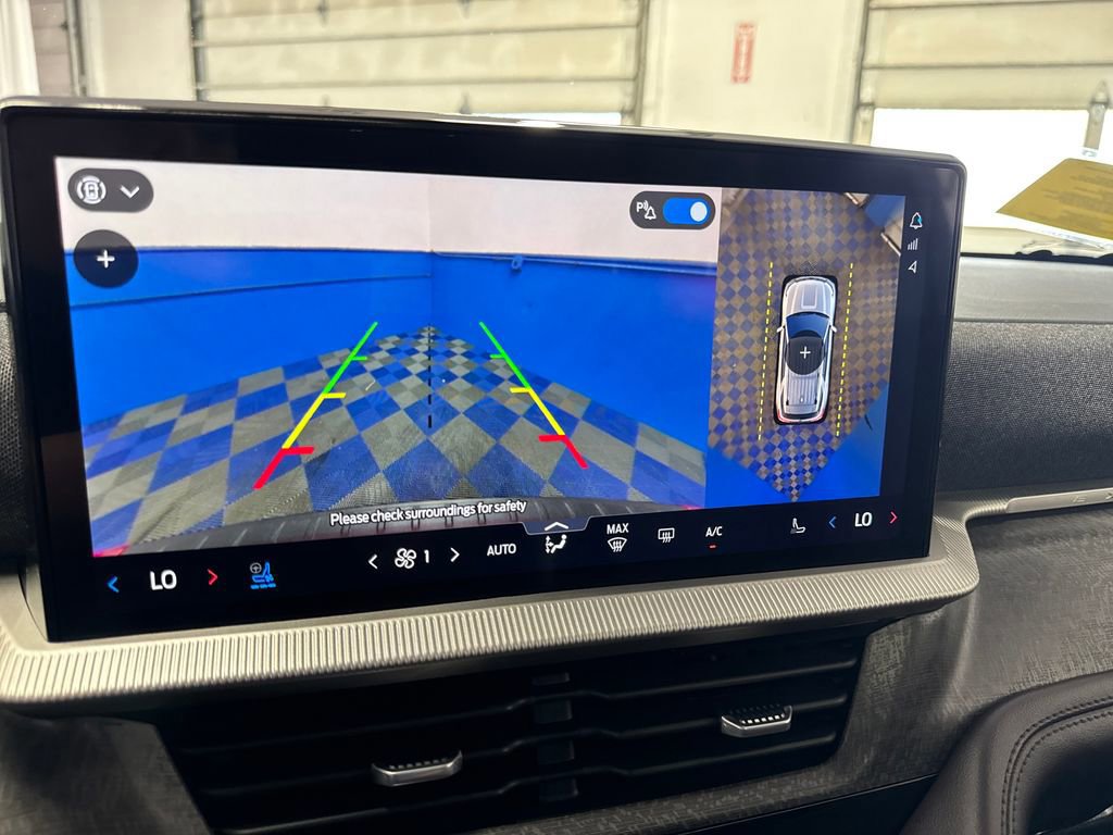 Certified 2025 Ford Explorer Platinum image 26