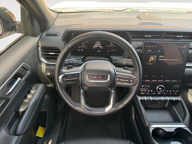 Used 2026 GMC Terrain Elevation w/ Elevation Premium Package FWD image 12