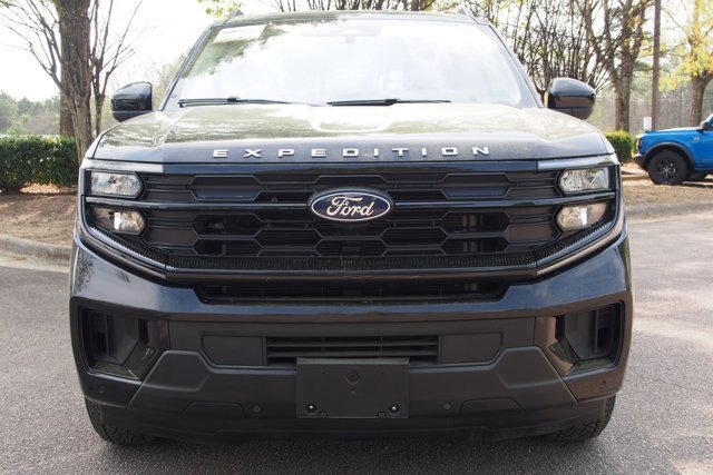 Certified 2025 Ford Expedition Max Active RWD image 2