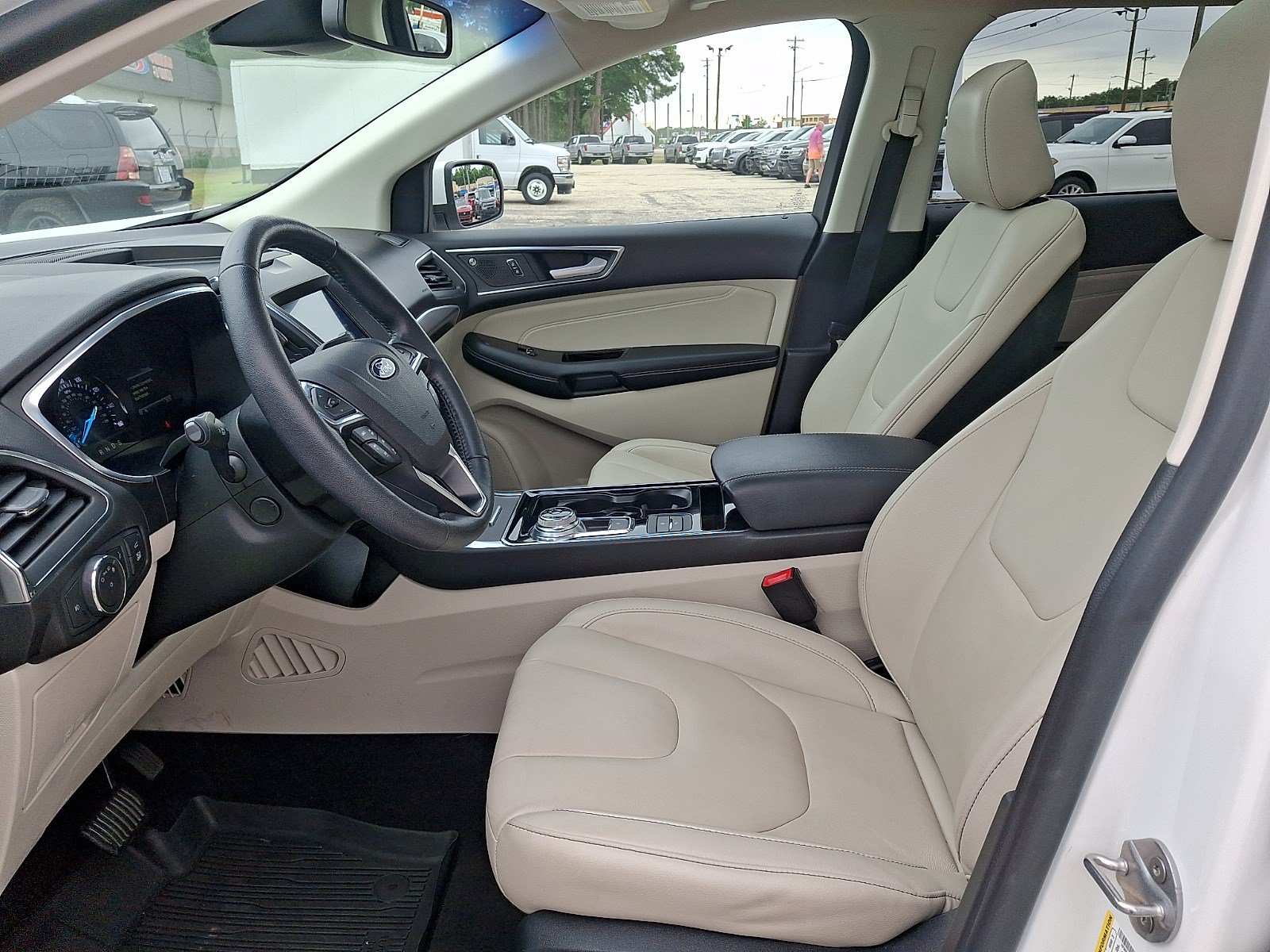 Certified 2020 Ford Edge Titanium FWD image 12