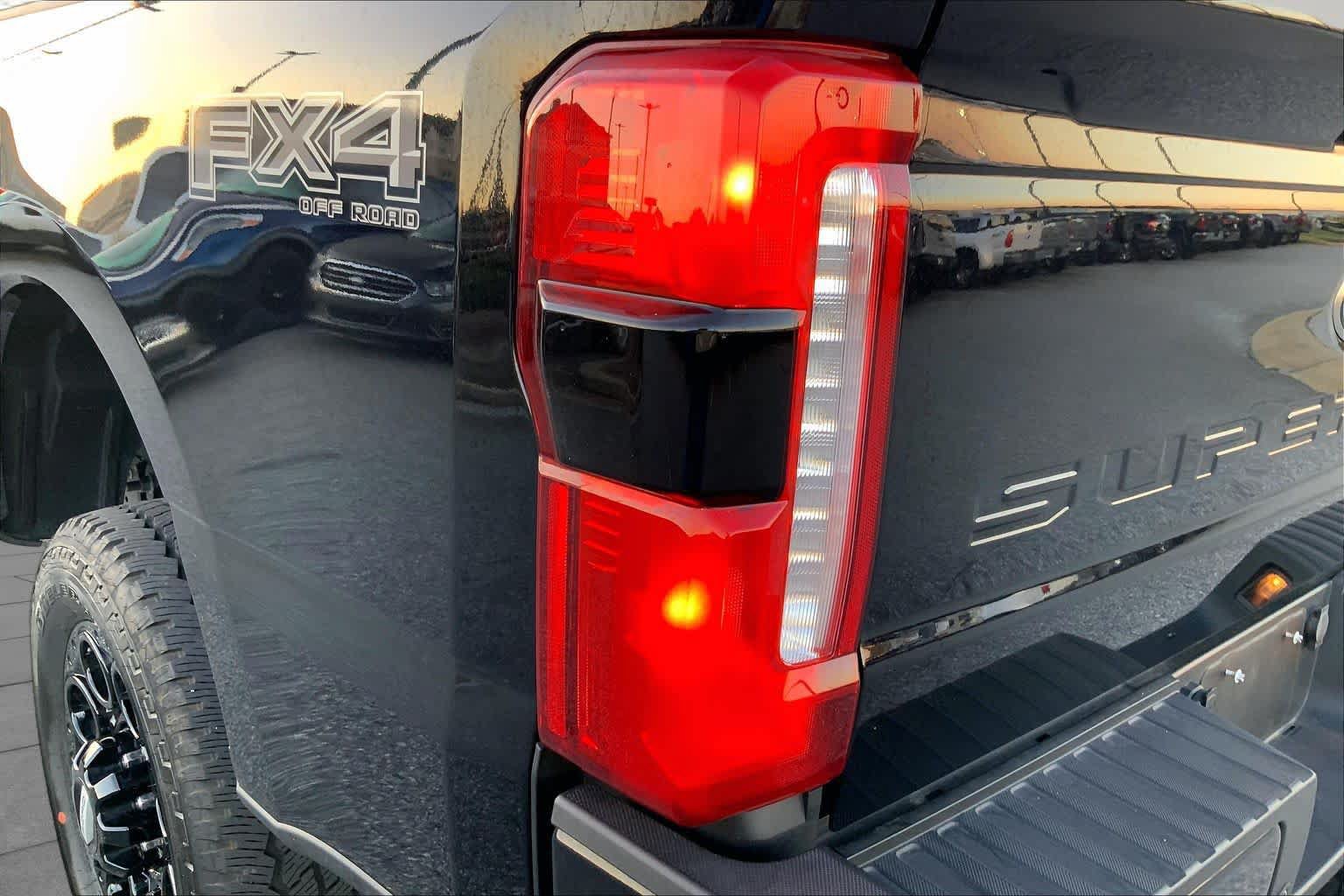 Certified 2024 Ford F250 Lariat w/ Lariat Ultimate Package AWD/4WD image 27