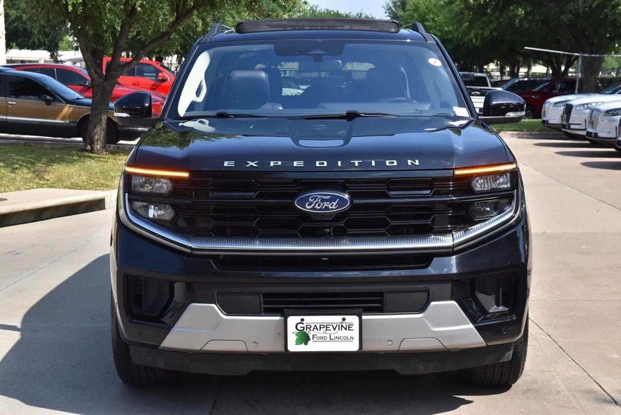 Certified 2025 Ford Expedition Max Platinum AWD/4WD image 3