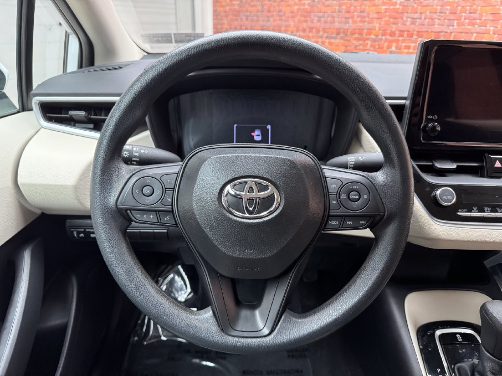 Used 2026 Toyota Corolla LE FWD image 13